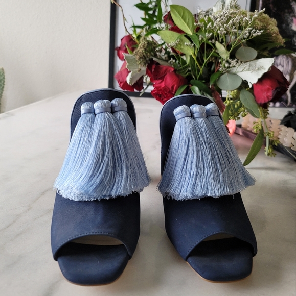 COPY - GIANI BINI Tassel Sandals - Picture 3 of 7
